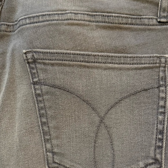 Calvin Klein Stonewashed Gray Denim-Ladies 8 - Picture 7 of 9